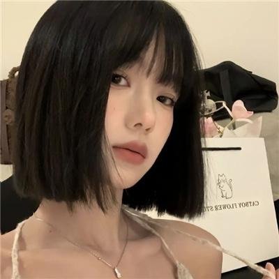 蒙娜丽莎与血月亮